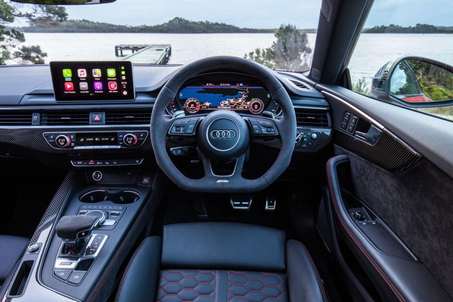 Торпедо Audi RS5 Coupe 2017 года  (AU) (фото 5 из 35)